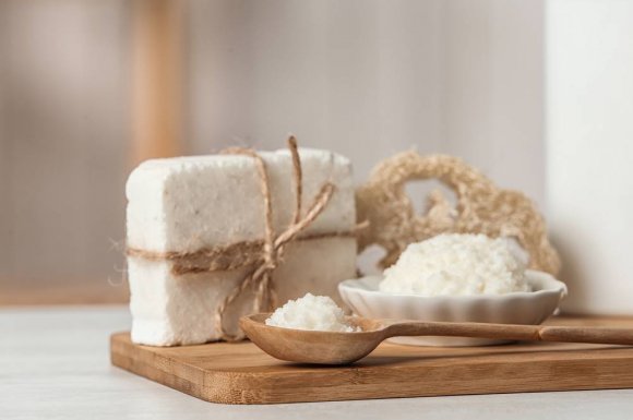 Fabrication de savon naturel dans notre atelier - Tarare - Les Ateliers du Coquelicot